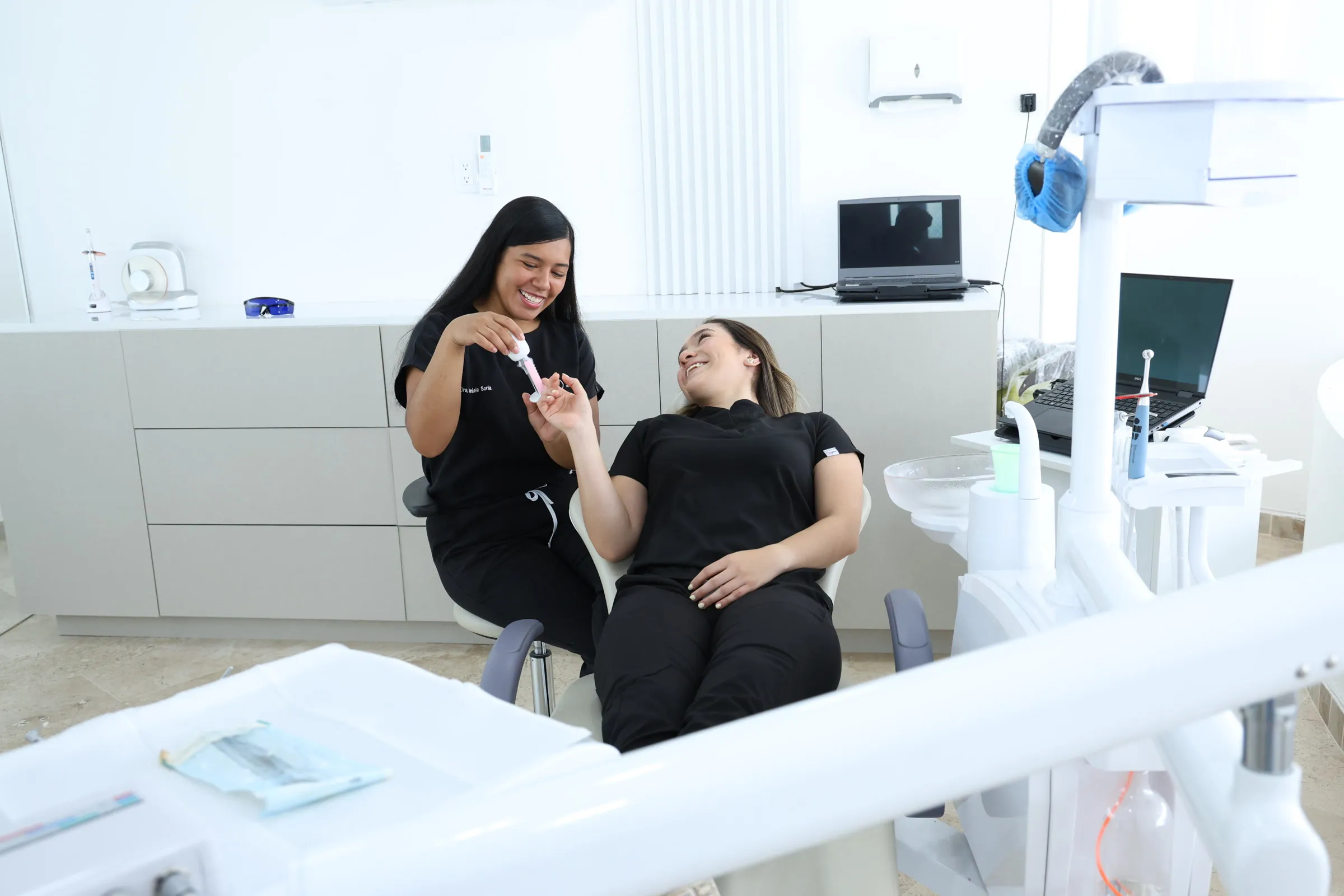 Consulta de periodoncia en Implantec